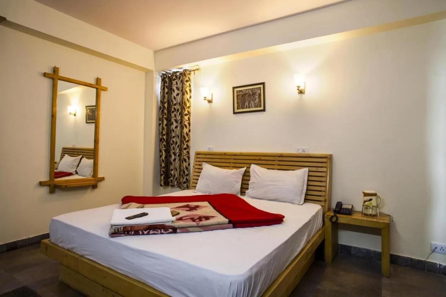 Hotel Aangan Regency Shimla Exterior foto