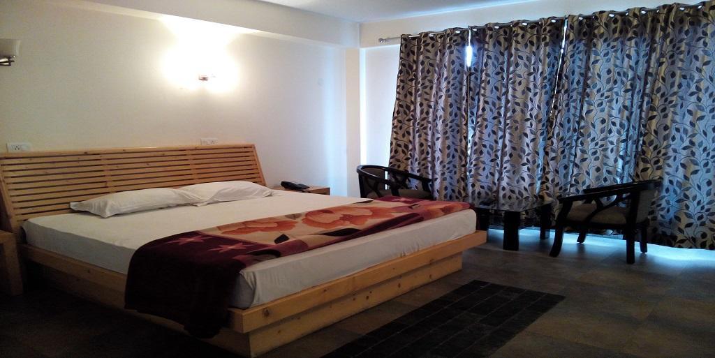 Hotel Aangan Regency Shimla Exterior foto